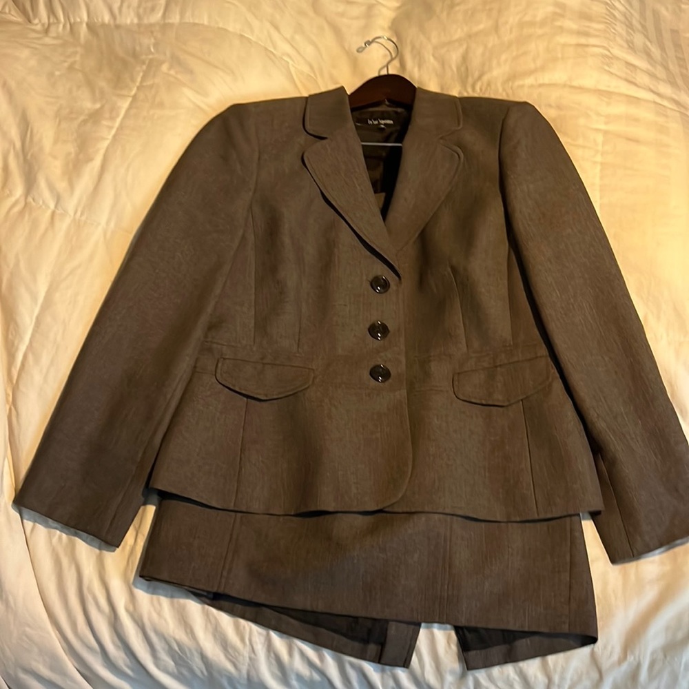 Le Suit Separates Size 18 Brown Women’s Suit with pencil skirt